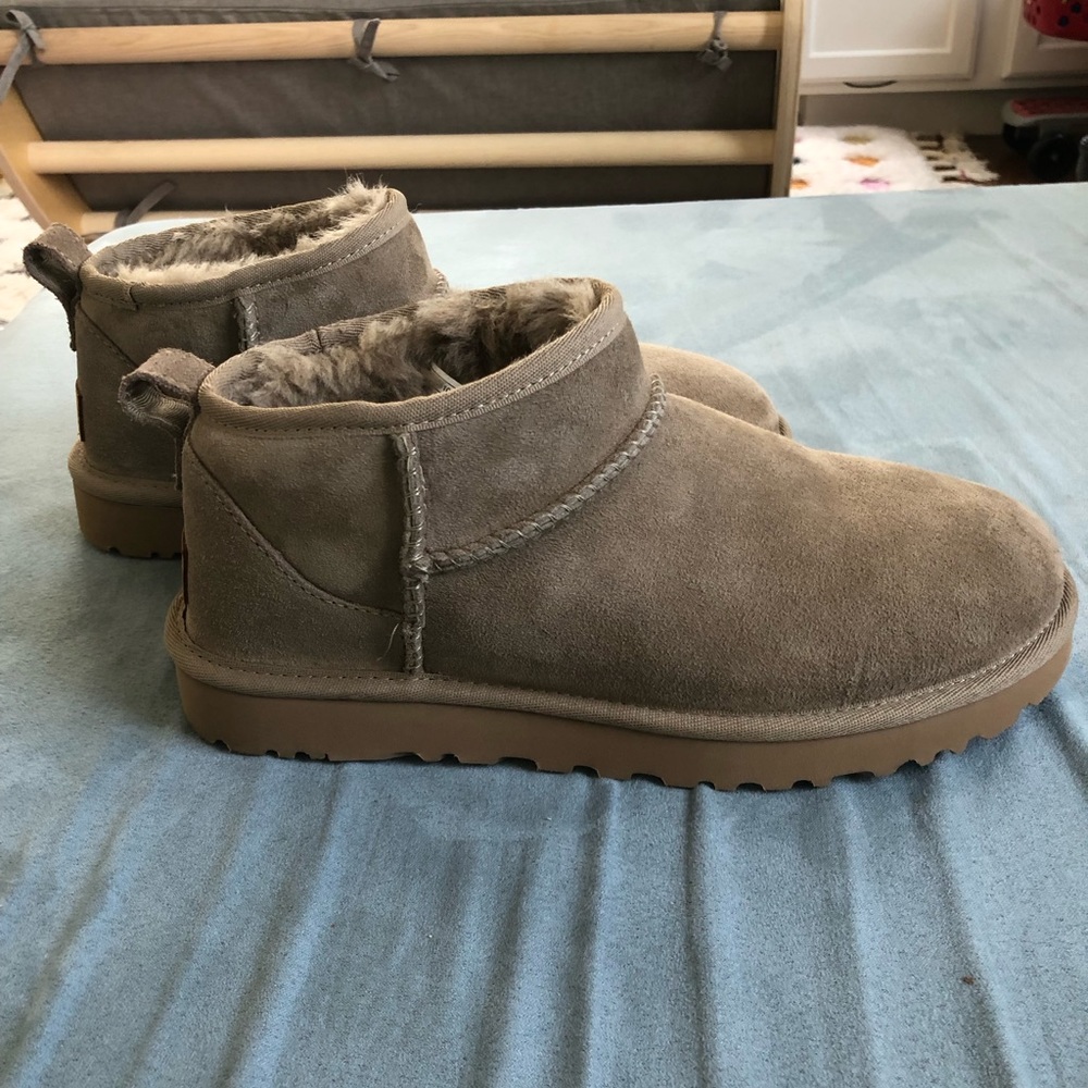 Ugg Ultra Mini Size 8 Antilope